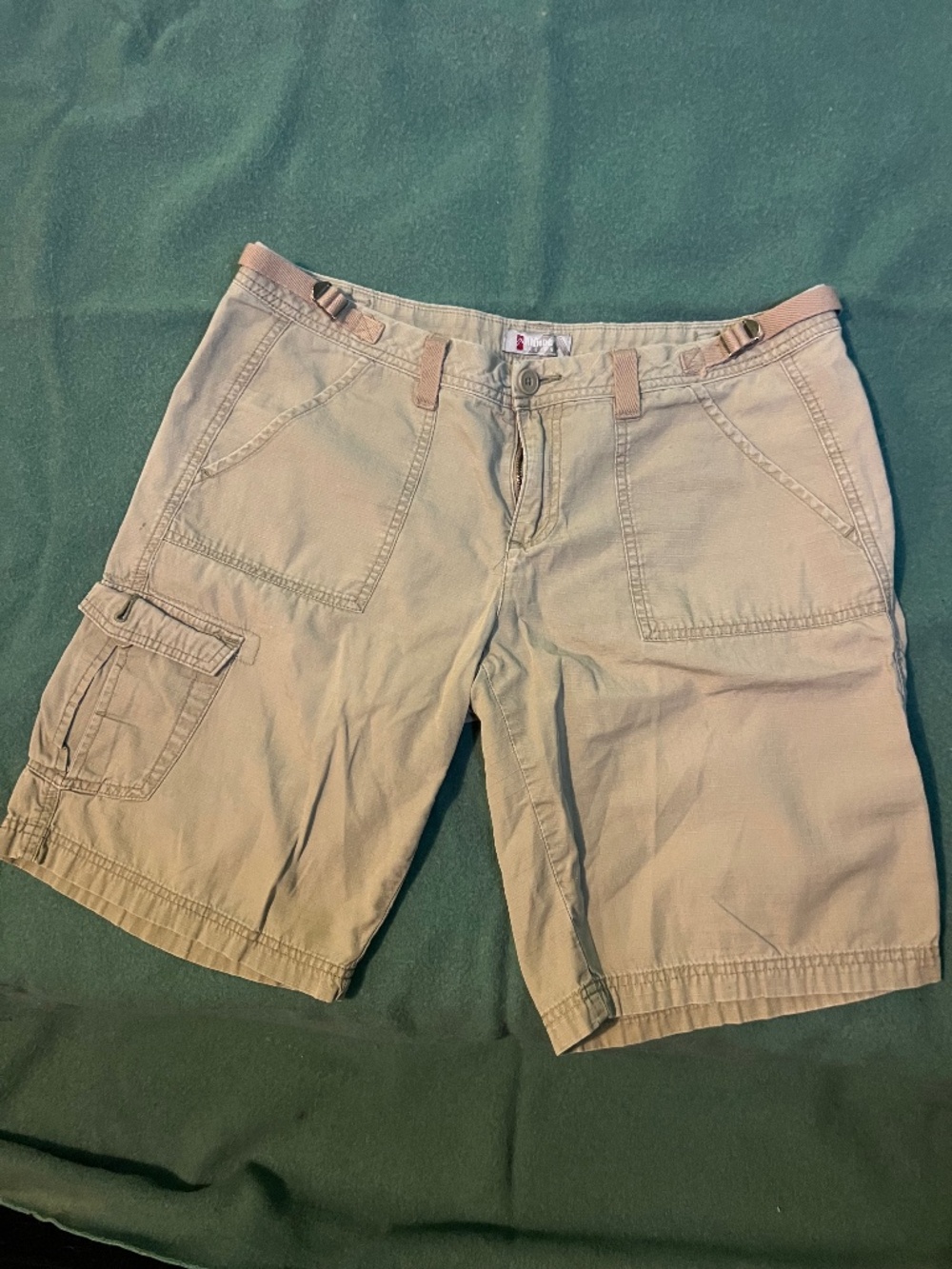 Women’s Alpine Design cargo shorts size 12